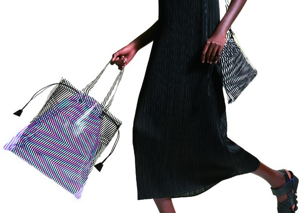 PLEATS PLEASE ISSEY MIYAKE