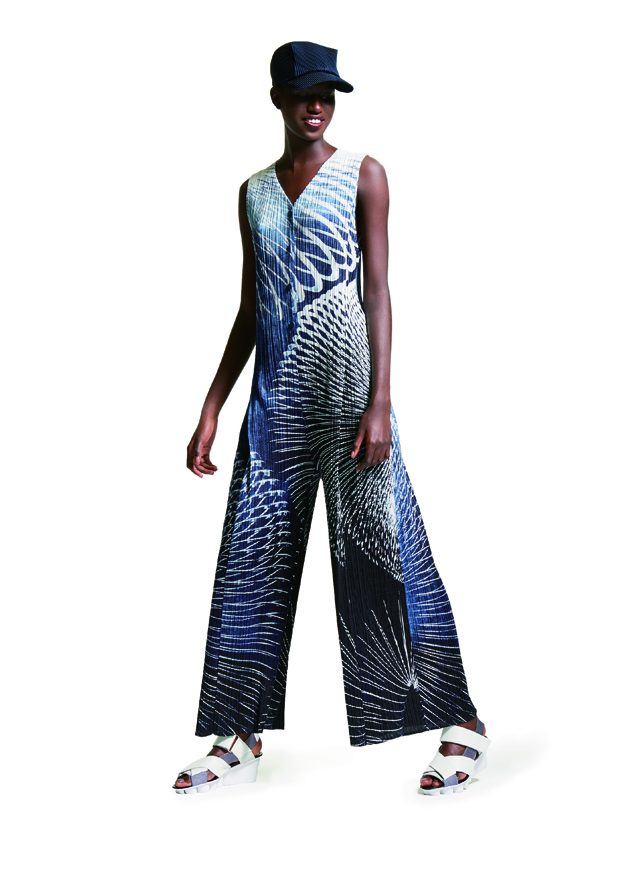 PLEATS PLEASE ISSEY MIYAKE