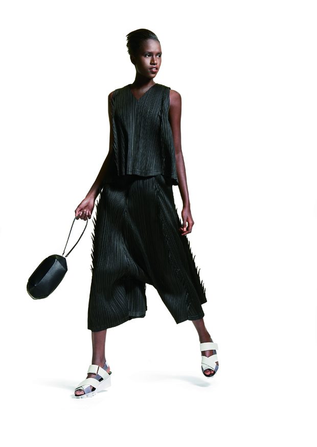 PLEATS PLEASE ISSEY MIYAKE