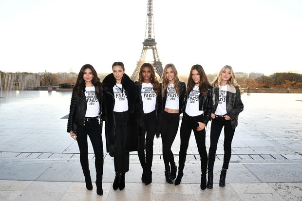 PARIS, FRANCE - NOVEMBER 29: (L-R) Lily Aldridge,Adriana Lima, Jasmine Tookes, Josephine Skriver, Alessandra Ambrosio and Elsa Hosk pose in front of the Eiffel Tower prior the 2016 Victoria's Secret Fashion Show on November 29, 2016 in Paris, France. (Photo by Dimitrios Kambouris/Getty Images for Victoria's Secret)