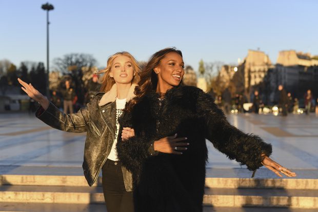 PARIS, FRANCE - NOVEMBER 29: (L-R) Elsa Hosk and Jasmine Tookes attend a photocall for the Victoria's Secret Angels ahead of the annual fashion show at The Eiffel Tower, on November 29, 2016 in Paris,ÊFrance (Photo by Pascal Le Segretain/Getty Images for Victoria's Secret)