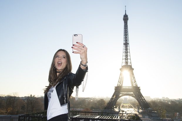 PARIS, FRANCE - NOVEMBER 29: Alessandra Ambrosio attends a photocall for the Victoria's Secret Angels ahead of the annual fashion show at The Eiffel Tower, on November 29, 2016 in Paris,ÊFrance (Photo by Pascal Le Segretain/Getty Images for Victoria's Secret)