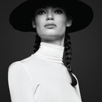 Elisabeth Vandenbergh by Francesco Barion for DEW