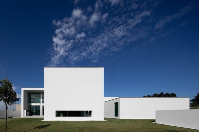 Aradas House by RVDM Architects