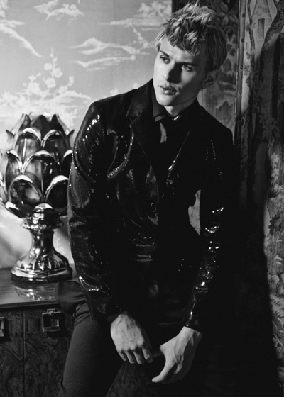 Link Time: Cecilie Harris, Fashion Week Stylish People, Adriana Lima and more.