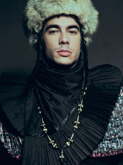 LINKS: Dusan Jaukovic, Grace Coddington, Burberry Prorsum and more.