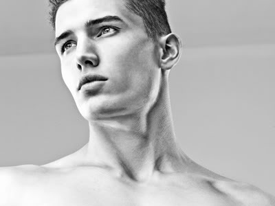 DS Link Time: Jarek Pietka, Tom Ford, Naomi Campbell and more.