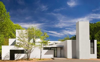 Jigsaw Residence by David Jameson Architect Inc.