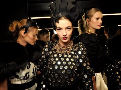 Backstage Milano: Dolce & Gabbana Womenswear Fall Winter 2009.10