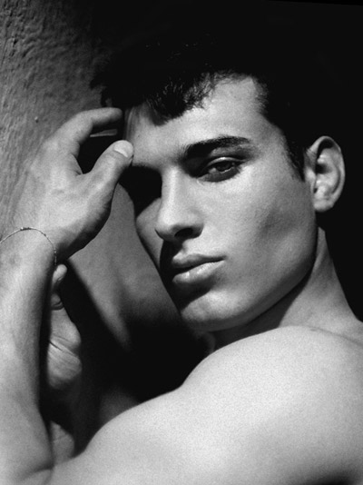 DS LINK TIME: Matthew Evangelisti, Paris Fashion Week, Dean Isidro and more