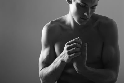 DS LINK TIME: Elias Tahan, Betsey Johnson, GAP & CFDA and more…