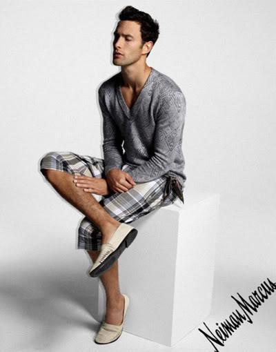 DS Links Time: Noah Mills, Louvre at nigt, British Vogue, Sade and more…
