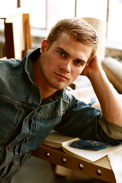 LINKS: Seth Kuhlmann, Paris & Milano Fashion Weeks, Marc Jacobs and more.