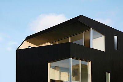 Surfhouse by XTEN Architecture