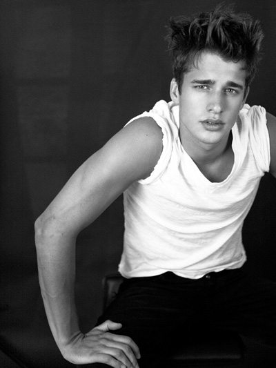 LINKS: Marc Jacobs, Rebecca Taylor, Elias Tahan and more