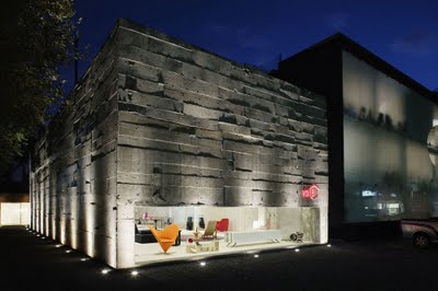 Volume B Store by Marcio Kogan