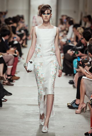 Couture Cricket Catwalks : Chanel Cruise 2014
