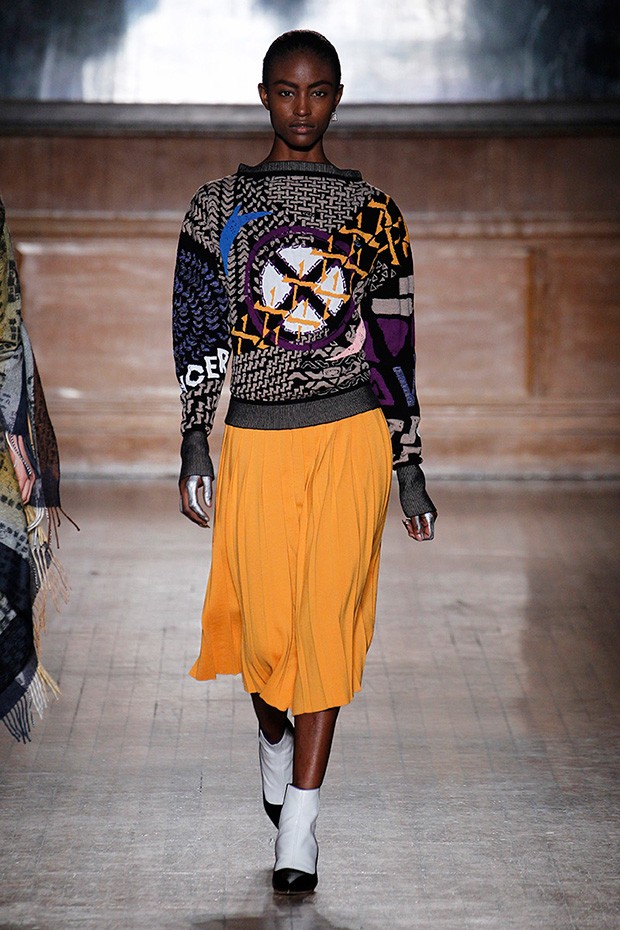#LFW Vivienne Westwood Fall Winter 2016 collection - Design Scene ...