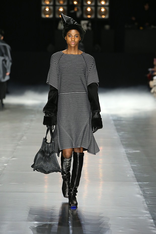#PFW Issey Miyake Fall Winter 2016/17 Collection - Design Scene