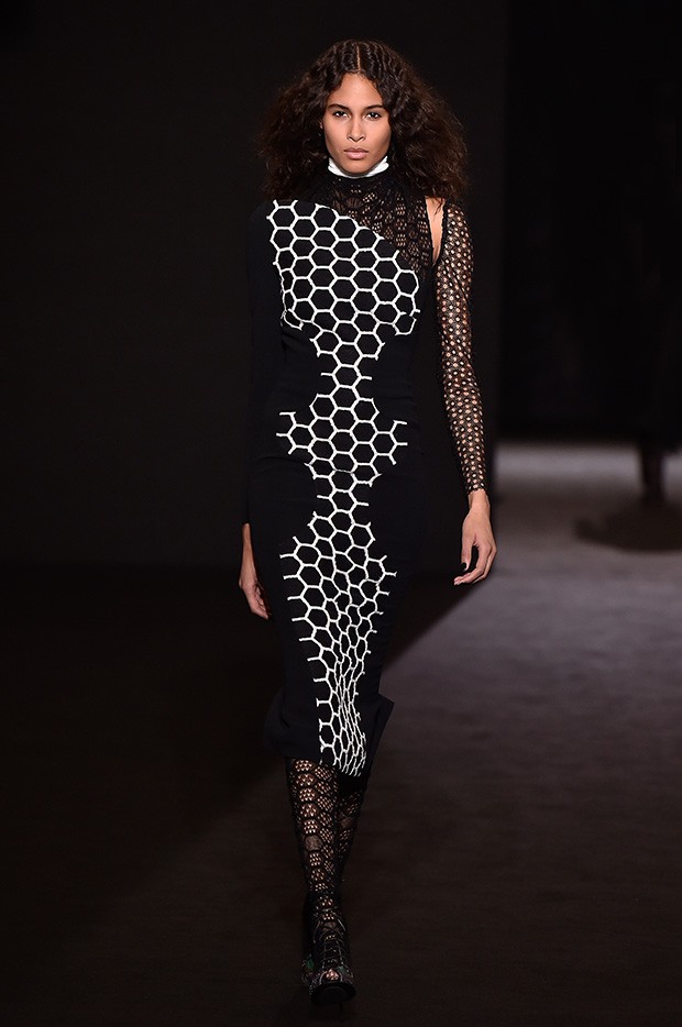 #PFW Roland Mouret Fall Winter 2016/17 Collection - DSCENE