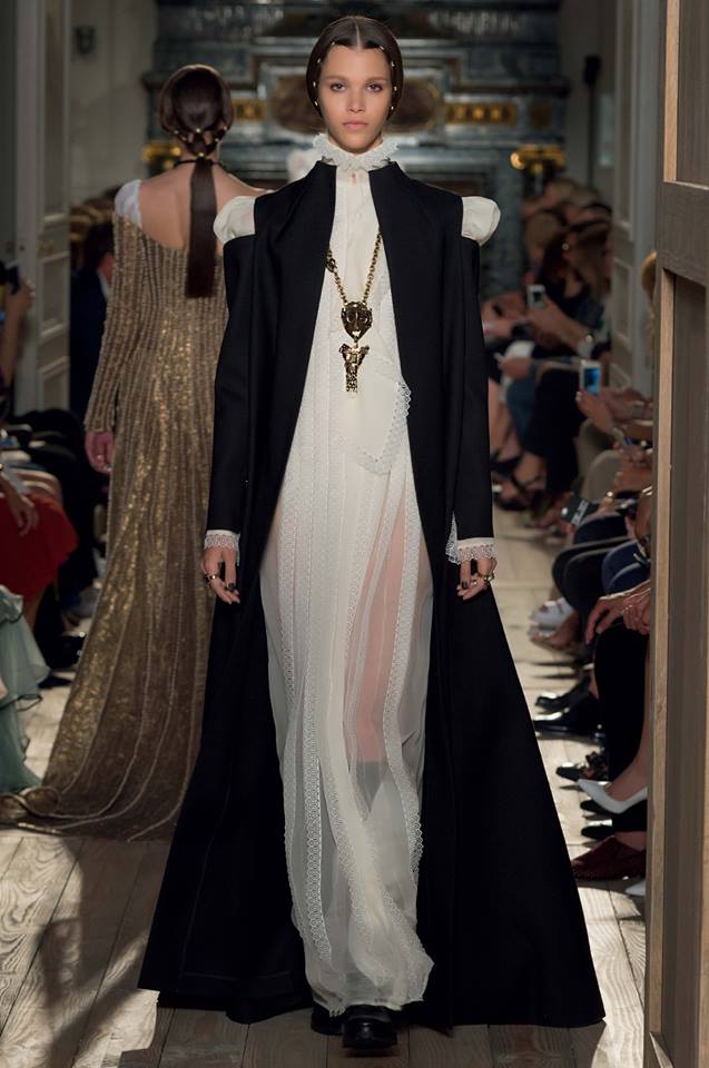 VALENTINO HAUTE COUTURE FW16 COLLECTION - Design Scene - Fashion ...