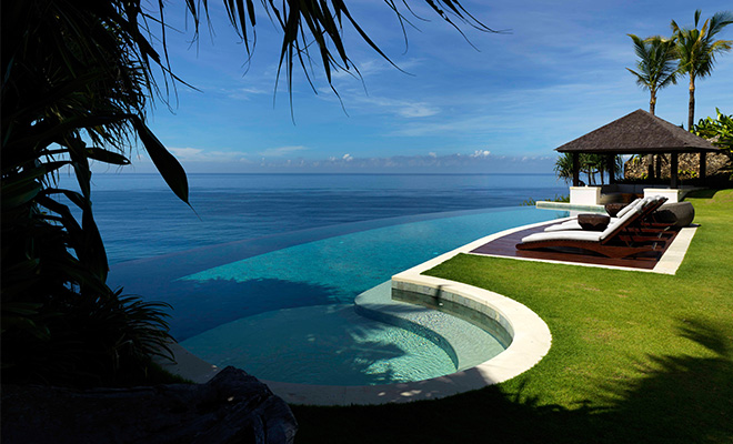 #D’SCENE TRAVEL: SERENITY ISLAND – THE UNGASAN CLIFFTOP