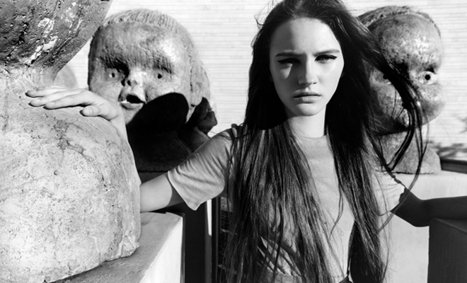 DESIGN SCENE STYLE: Code Grey by Elina & Silvia Kurr