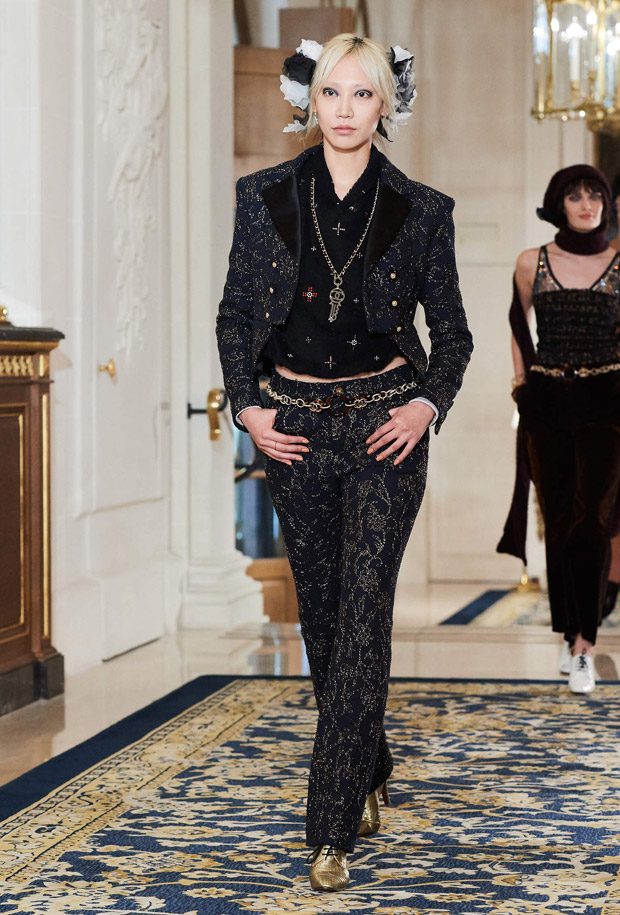 Chanel Paris Cosmopolite 2016/17 Métiers d'Art Collection
