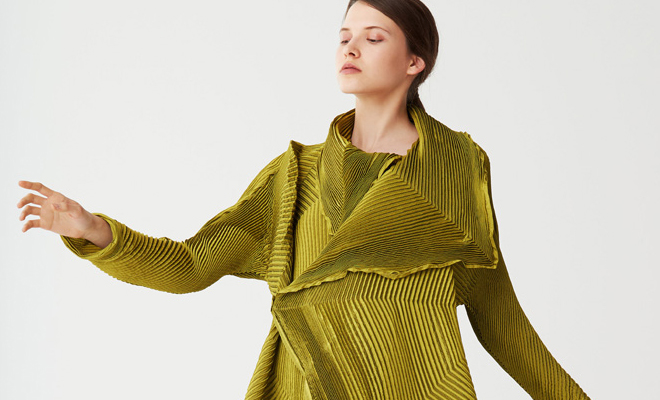 Discover ISSEY MIYAKE Pre-Fall 2017 Collection