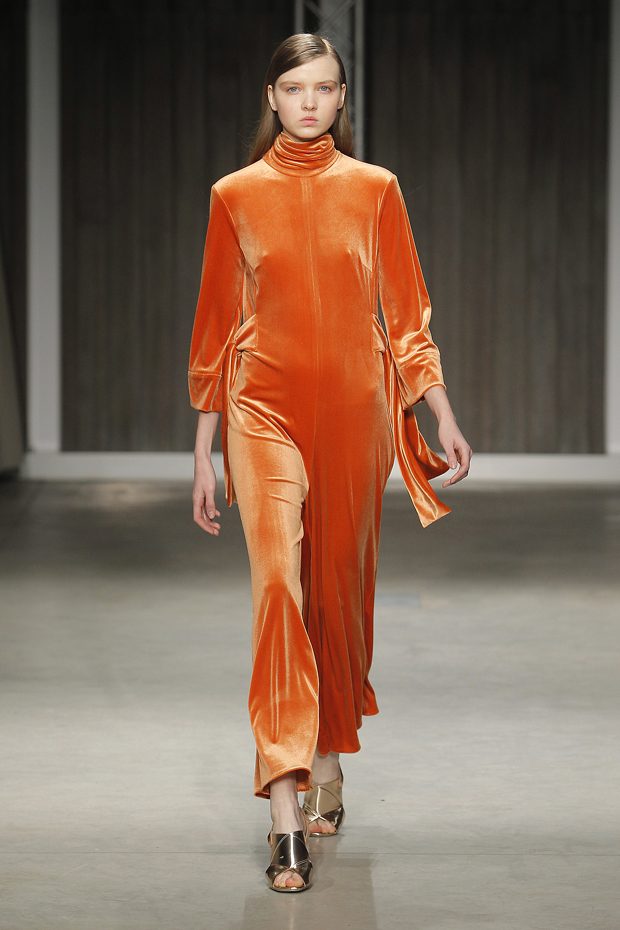 MFW: CARLOS GIL Fall Winter 2017.18 Women’s Collection