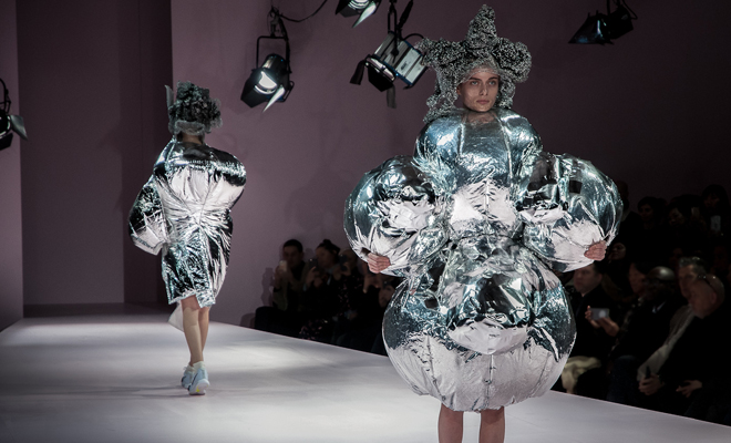 PFW: COMME DES GARÇONS Fall Winter 2017.18 Collection