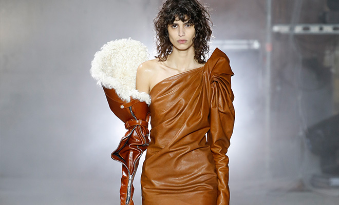 PFW: SAINT LAURENT Fall Winter 2017.18 Women’s Collection