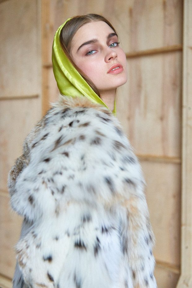 Renaissance-Woman-Israel-Veintidos-04-620x929.jpg