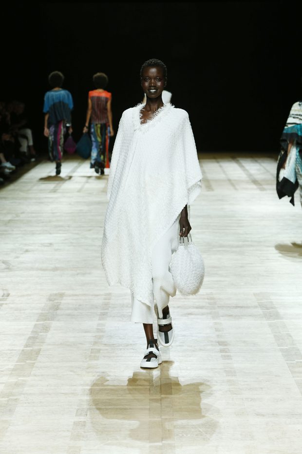 #PFW: Issey Miyake Spring Summer 2018 Collection - DSCENE