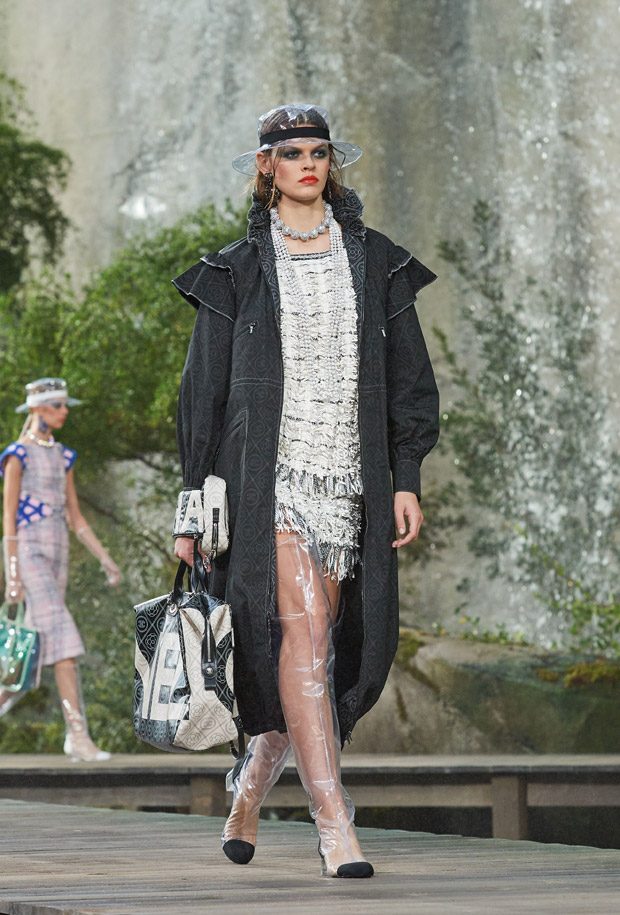 #PFW: CHANEL Spring Summer 2018 Womenswear Collection