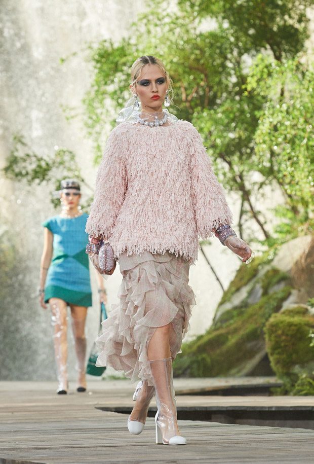 PFW: CHANEL Spring Summer 2018 Womenswear Collection