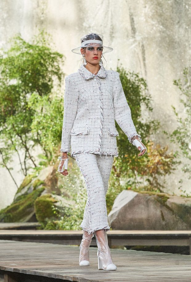 PFW: CHANEL Spring Summer 2018 Womenswear Collection