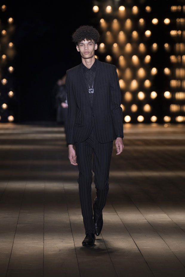 SAINT LAURENT Fall Winter 2018 Womenswear Collection