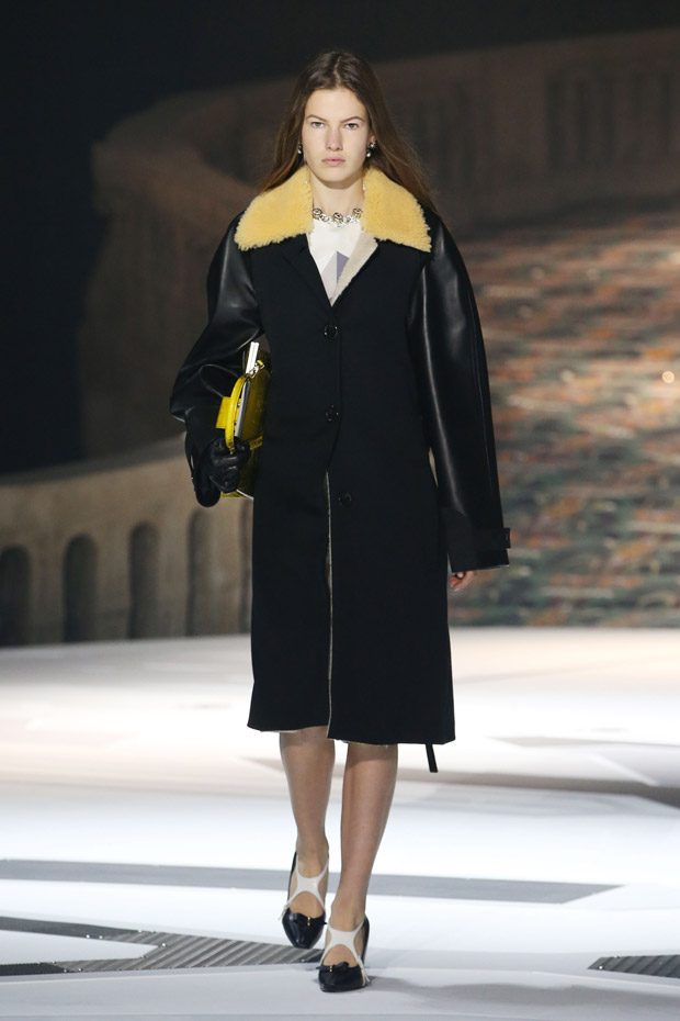 PFW: LOUIS VUITTON Fall Winter 2018.19 Womenswear Collection