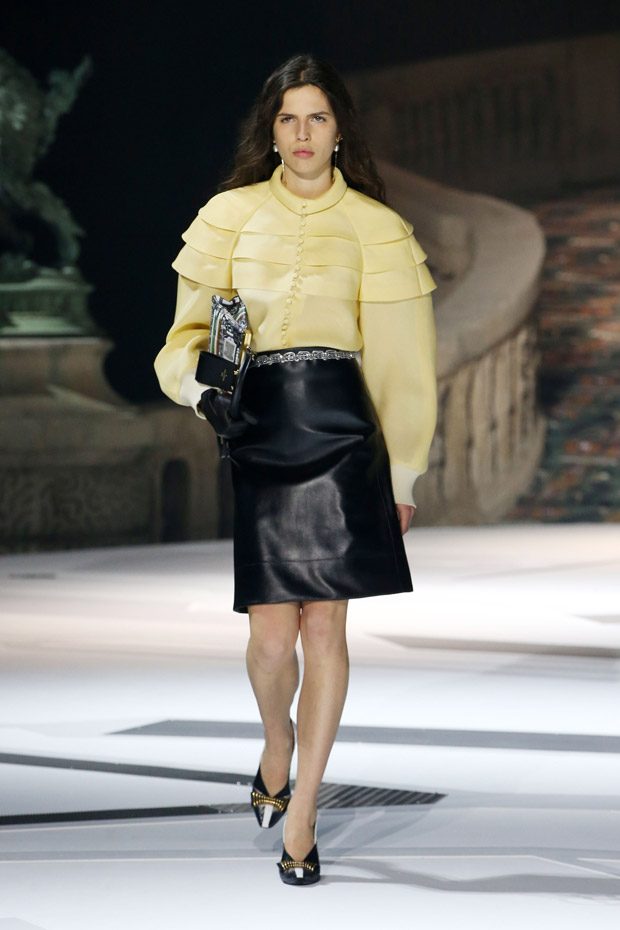 PFW: LOUIS VUITTON Fall Winter 2018.19 Womenswear Collection