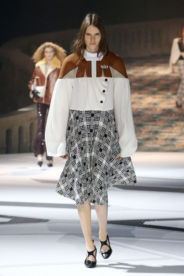 PFW: LOUIS VUITTON Fall Winter 2018.19 Womenswear Collection