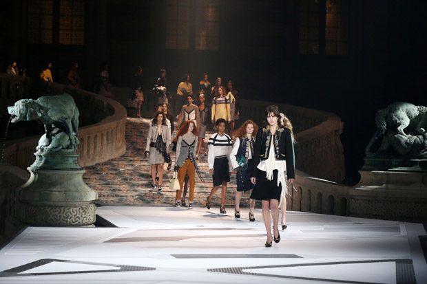 PFW: LOUIS VUITTON Fall Winter 2018.19 Womenswear Collection