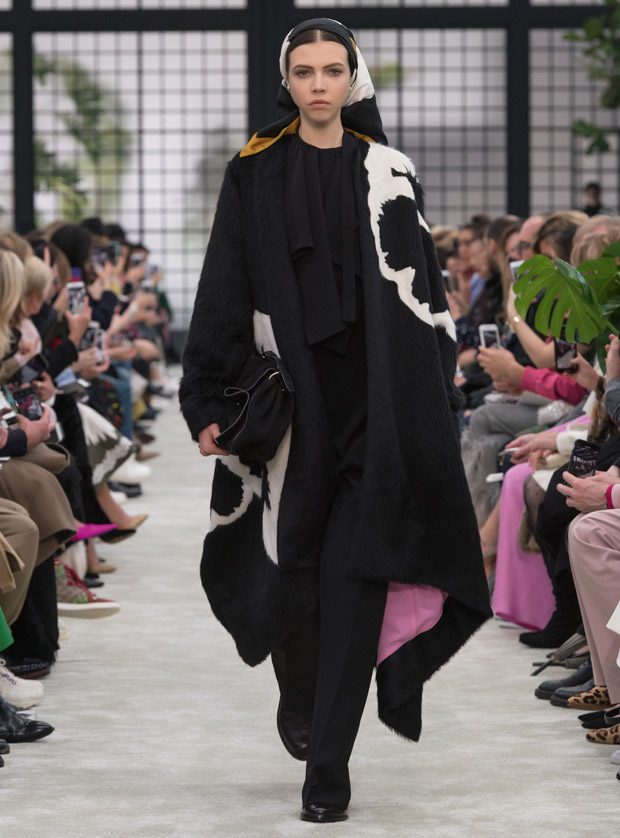 PFW: LOUIS VUITTON Fall Winter 2018.19 Womenswear Collection