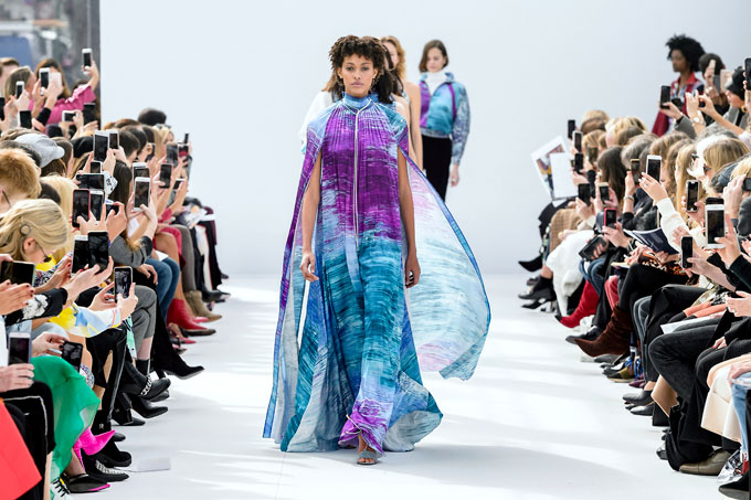 PFW: LEONARD Fall Winter 2018.19 Womenswear Collection