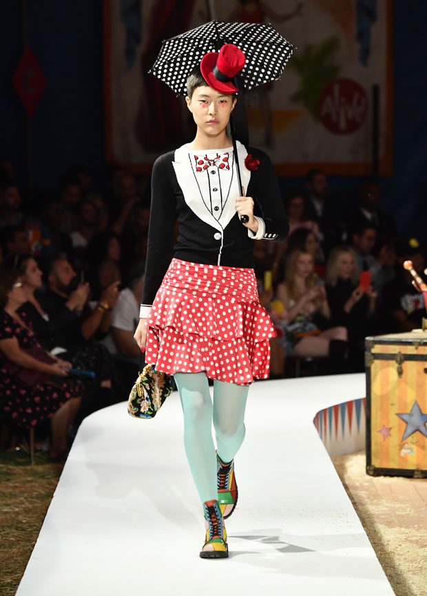 Moschino online 2018 collection