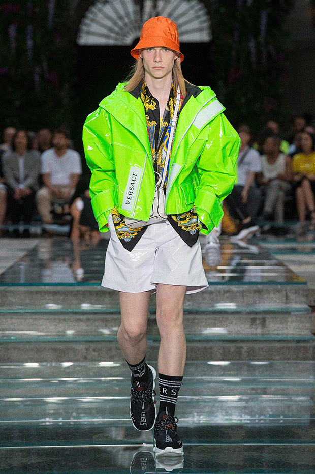 MFW Versace Spring Summer 2019 Menswear Collection