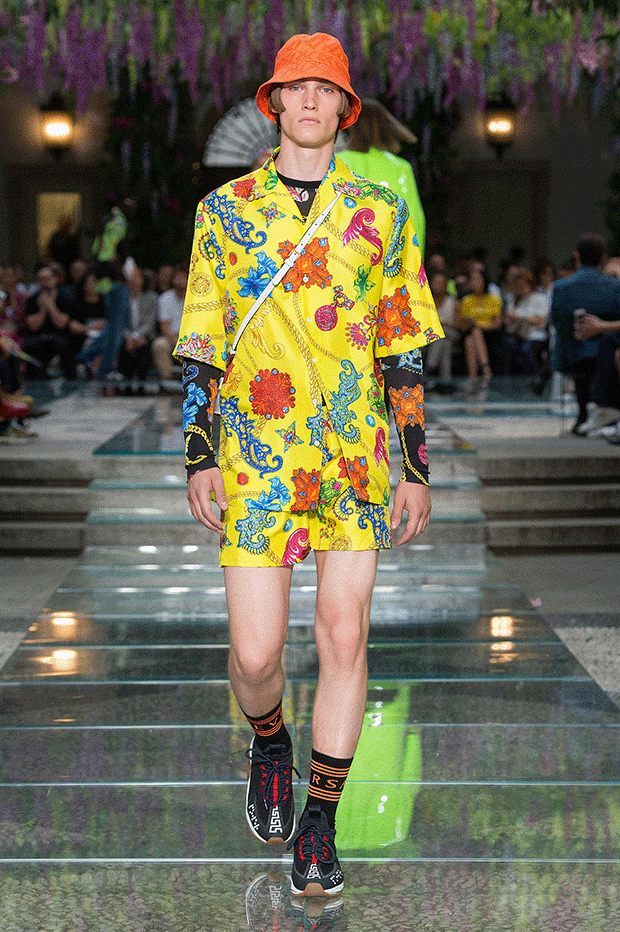 #MFW: Versace Spring Summer 2019 Menswear Collection