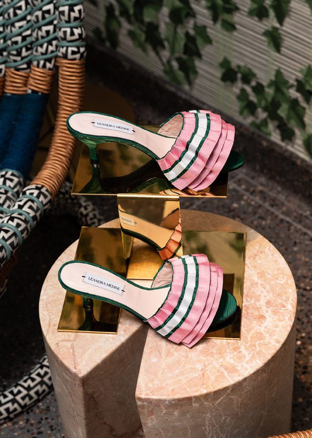 Leandra Medine nous décrypte les tendances chaussures de 2020 et