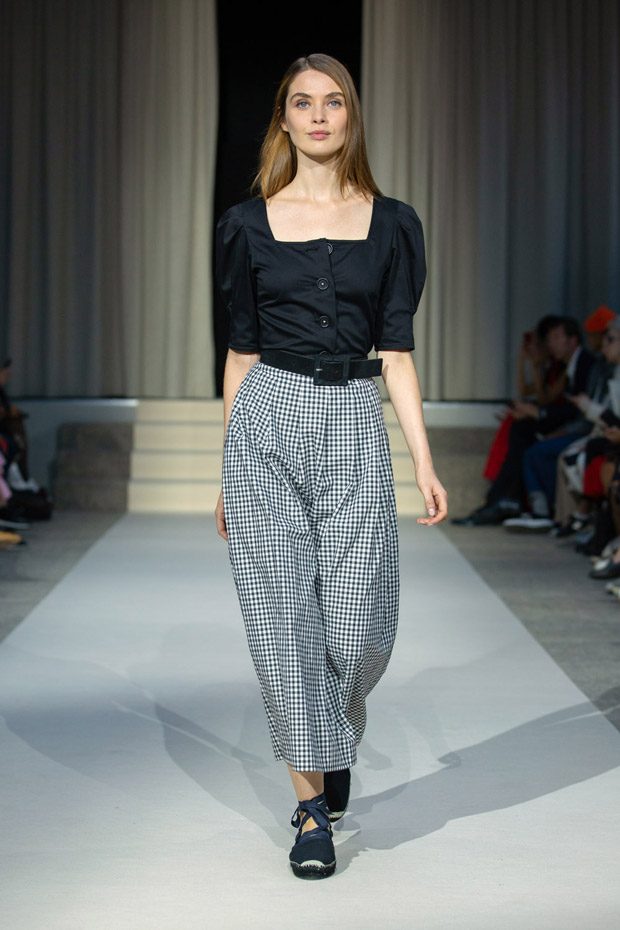 PFW: AGNES B. Spring Summer 2019 Womenswear Collection