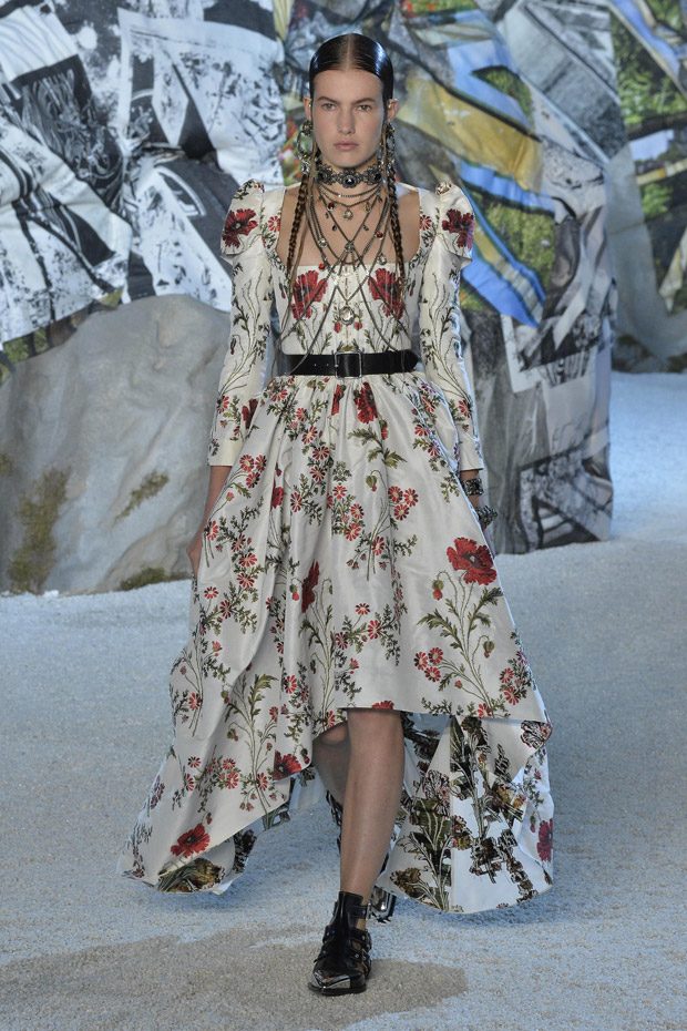 #PFW: ALEXANDER MCQUEEN Spring Summer 2019 Collection